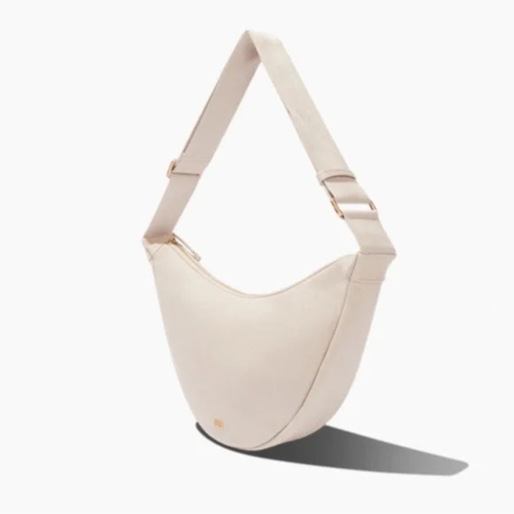 JULY Everyday Crescent Bag in natural NWOT